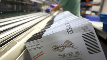Ballots in a sorting machine at the Santa Clara County registrar of voters office in October 2020. Photo: Justin Sullivan/Getty Images.