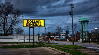 A Dollar General Store in Selma, Alabama. Photo: Barry Lewis/InPictures via Getty Images.