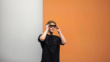 Mark Zuckerberg demoing Meta's augmented reality glasses