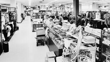 A Sears retail store in Lafayette, Louisiana, in 1981. Photo: Library of Congress.