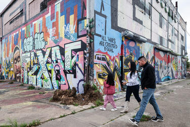 Daily life in Houston, graffiti and murals on building