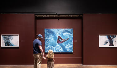 Visitor at the Memphis Brooks Museum of Art