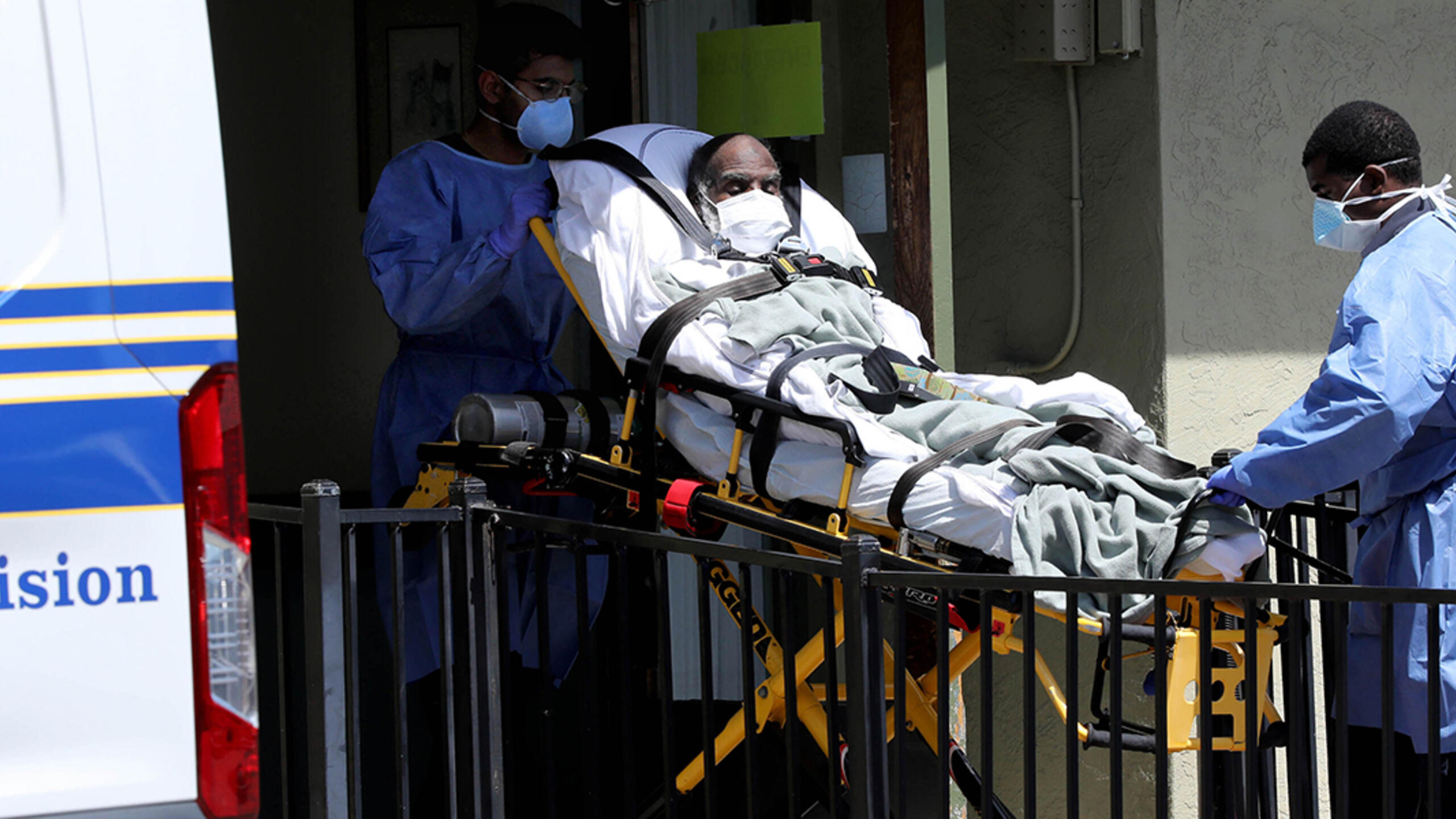 A patient outside Gateway Care and Rehabilitation in Hayward, California, in April 2020. Photo: Yalonda M. James/The San Francisco Chronicle via Getty Images.